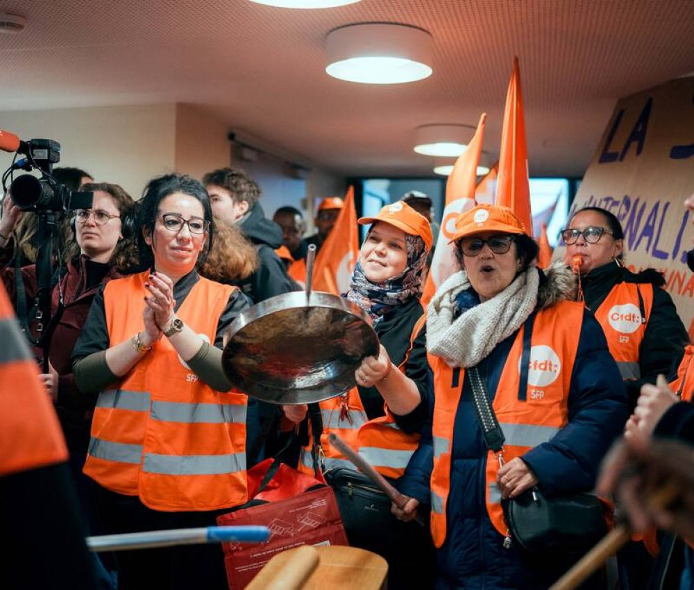 Manifestation des agents d'entretien de Sciences Po - Paris AJ.